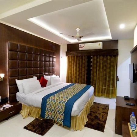 Hotel Mk Vivanta Гвалиор Екстериор снимка