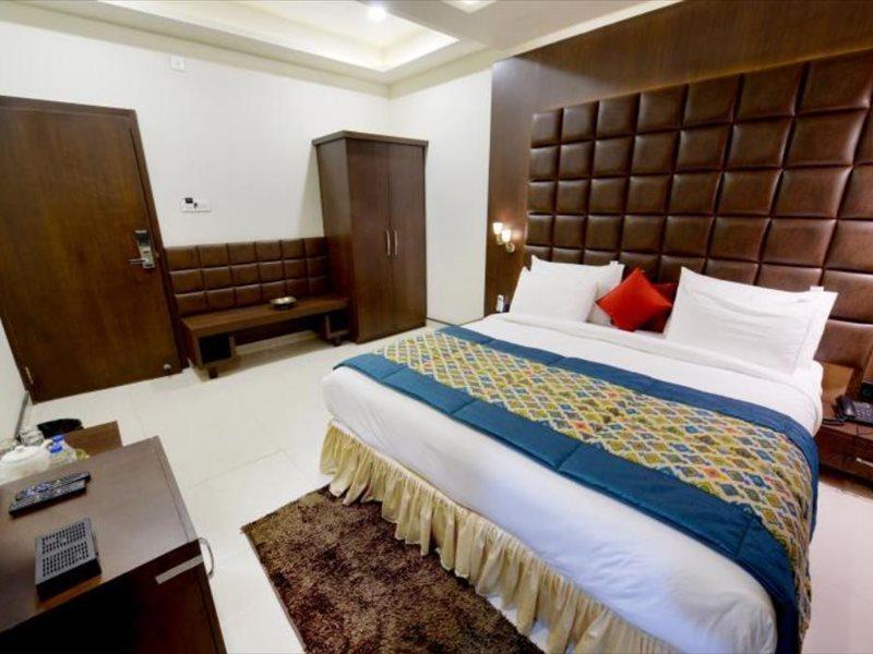 Hotel Mk Vivanta Гвалиор Екстериор снимка